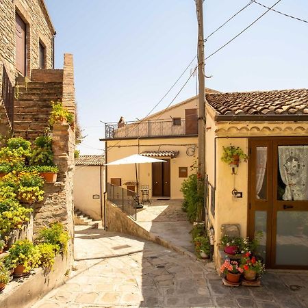 Il Paesaggio Lunare Aliano ภายนอก รูปภาพ